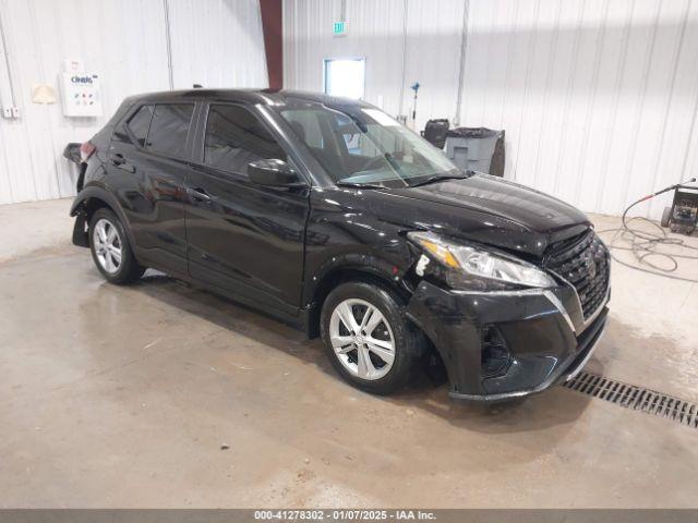  Salvage Nissan Kicks