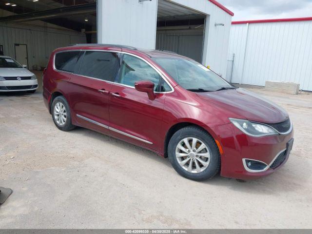  Salvage Chrysler Pacifica