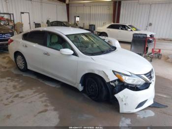  Salvage Nissan Altima