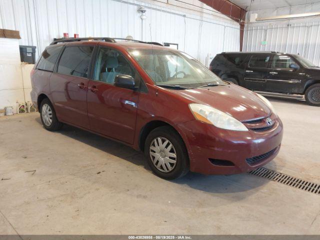  Salvage Toyota Sienna