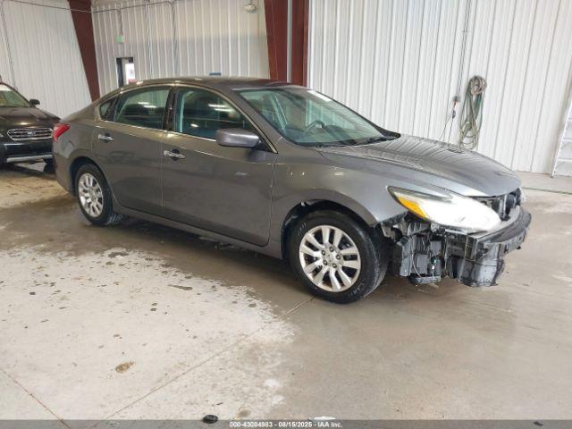  Salvage Nissan Altima