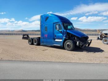  Salvage Freightliner Cascadia 125
