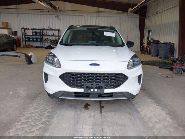 Ford Escape Se Sport Hybrid Image 10