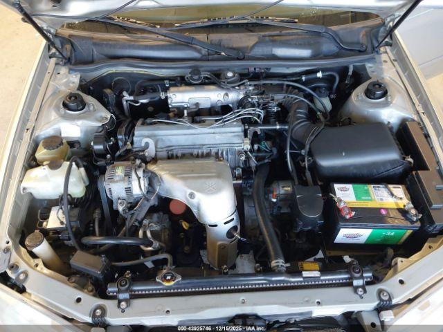 Toyota Camry Le Image 4