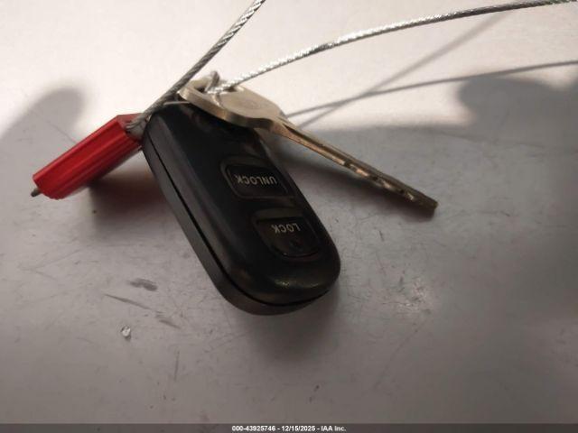 Toyota Camry Le Image 11