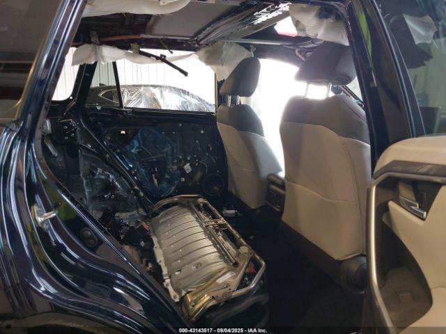 Toyota RAV4 Xle Image 5