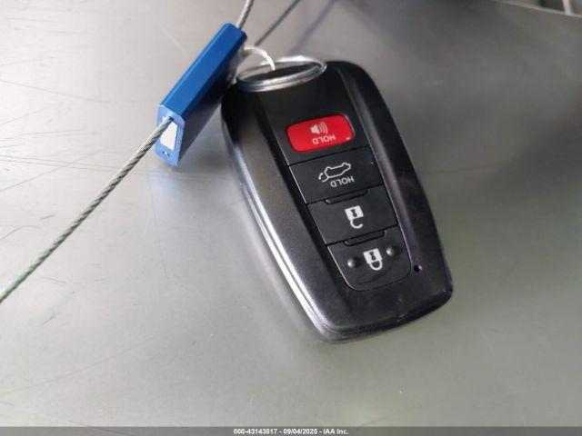 Toyota RAV4 Xle Image 9