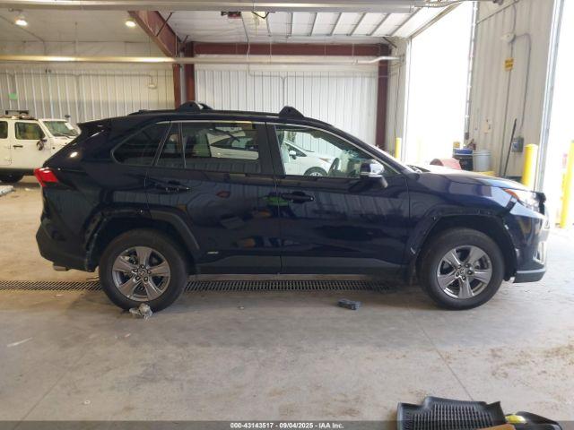 Toyota RAV4 Xle Image 13