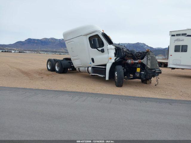  Salvage Freightliner Cascadia 125