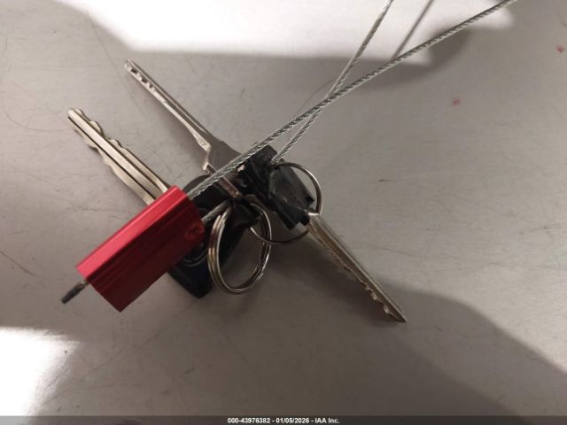 Toyota Camry Le Image 5