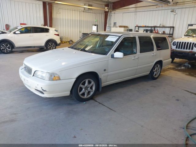 Volvo V70 Image 3