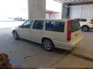 Volvo V70 Image 2