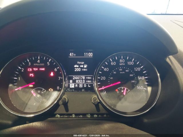 Nissan Rogue S Image 4