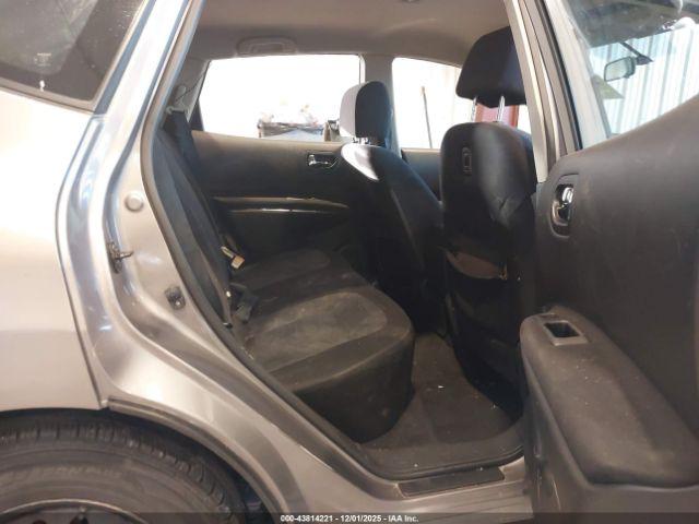 Nissan Rogue S Image 7