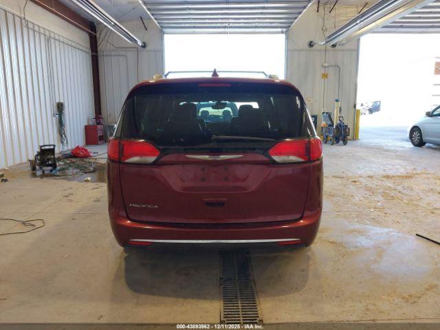 Chrysler Pacifica Touring L Image 14