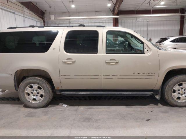 Chevrolet Suburban 1500 Lt Image 3