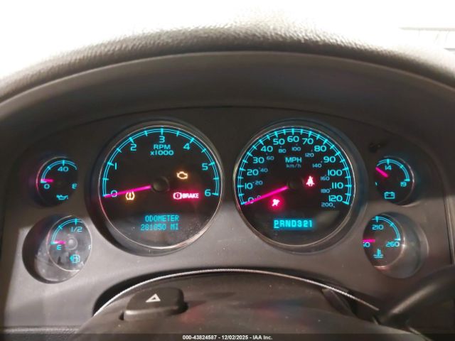 Chevrolet Suburban 1500 Lt Image 10