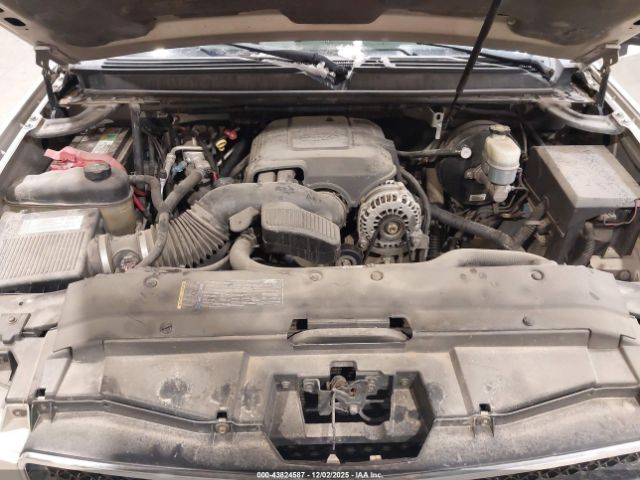 Chevrolet Suburban 1500 Lt Image 8